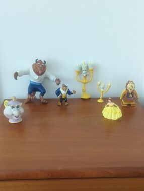 Vintage Kids Beauty & Beast Figurine Playset - Yellow & Brown Accents